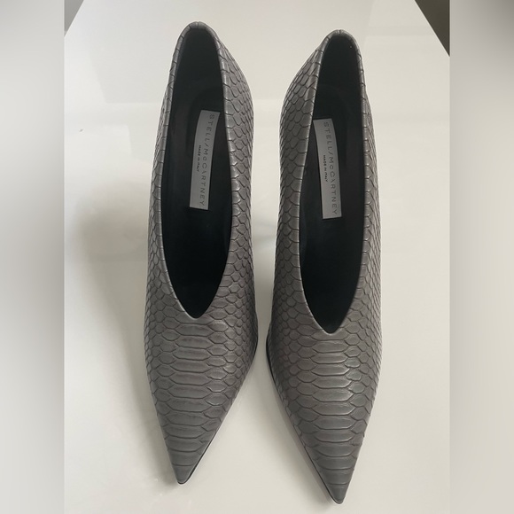 Stella McCartney snake embossed pointed toe heels - Picture 2 of 5